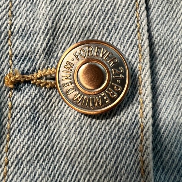 Forever 21 + faded denim/jean skirt with buttons - size 16 - Picture 4 of 9